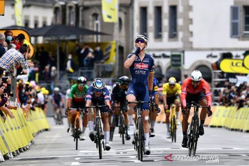 Merlier juarai etape 3 Tour de France saat rival bertumbangan