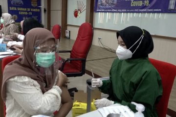 Antusiasme anak muda Jakarta dapat vaksin COVID-19