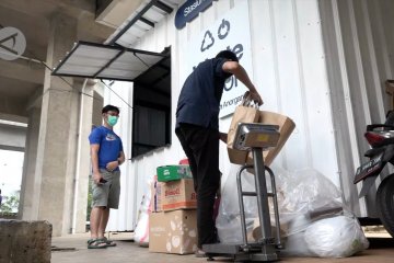 Menengok penukaran sampah anorganik di Stasiun MRT Blok M