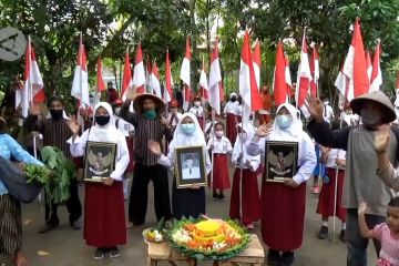 Warga Klaten rayakan hari lahir Pancasila dengan kirab