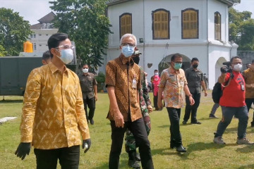 Ganjar perintahkan zona merah buat rumah sakit darurat 