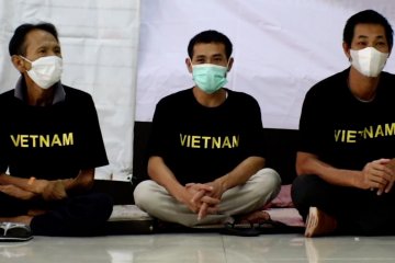 Imigrasi Pontianak deportasi 27 pencuri ikan asal Vietnam