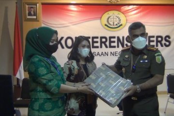 Kejari Ambon kembalikan Rp2,6 miliar hasil sitaan