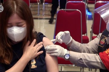 Panglima dan Kapolri tinjau vaksinasi massal di Bandung