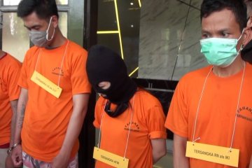 Polisi tangkap pasangan suami istri pengedar sabu di Bandung