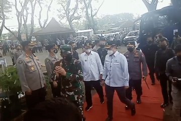 Ditinjau Kapolri & Panglima TNI, Madiun vaksinasi 1.500 orang