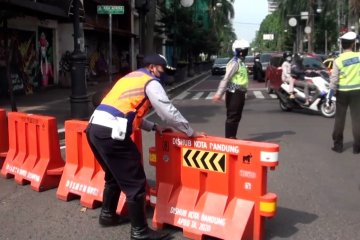 Jalan utama di Bandung ditutup siang dan malam hari