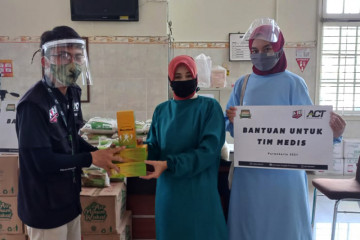 ACT Cabang Purwokerto salurkan bantuan untuk tenaga medis