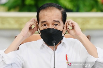 Presiden Jokowi minta masyarakat tak panik pasca masuknya Omicron