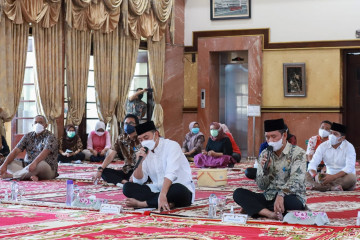 Hadapi pandemi COVID-19, Surabaya gelar istighatsah bersama