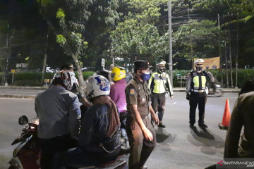 PPKM Darurat, petugas putar balik pengendara dari Depok arah Jakarta