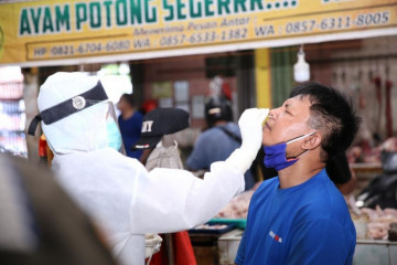 12 orang dinyatakan positif usai tes antigen di Pasar Bintan Center