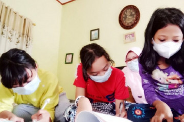 Aksi orang tua di Siak-Ruai menjadi sahabat anak belajar kala pandemi