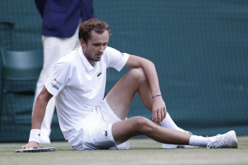 Medvedev bangkit atasi ketertinggalan dua set demi 16 besar Wimbledon