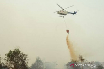 Tiga helikopter water boombing disiagakan untuk padamkan karhutla Riau