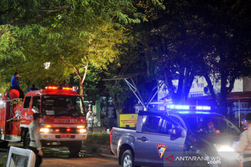 Batasi mobilitas warga, sejumlah akses jalan di Yogyakarta disekat