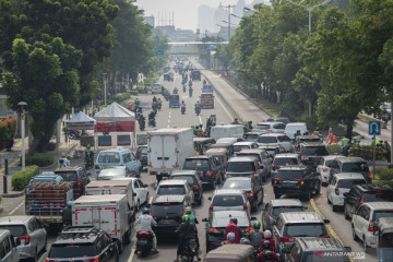 Pemerintah siapkan revisi aturan perkantoran selama PPKM Darurat