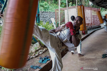 Latihan atlet tarung derajat asal Papua jelang PON XX di Bumi Cenderawasih