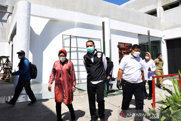 Mensos Risma nilai Rumah Sakit Lapangan Tembak Surabaya cukup layak