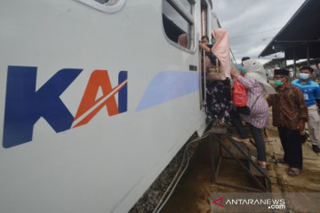 Pembatasan Penumpang Kereta Api Di Padang