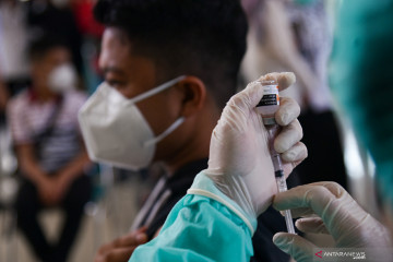 Vaksinasi anak usia 12-17 tahun di Surabaya disarankan di sekolah