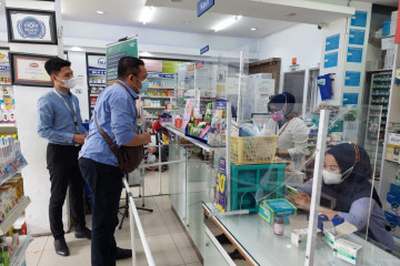 KPPU Makassar temukan apotek jual obat COVID-19 di atas HET