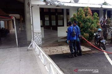 Kantor Balai Kota dan DPRD Sulsel ditutup sementara