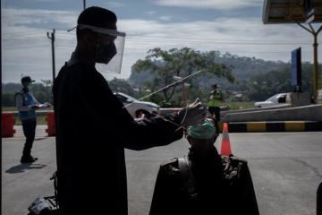 Penyekatan di pintu keluar Tol Ungaran