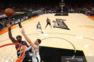 Final NBA: Suns kembali menang atas Bucks 118-108 dan memimpin sementara 2-0