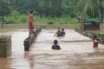Lima gampong di Aceh Jaya  terisolasi akibat banjir