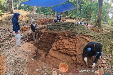 Ekskavasi di Candi Koto Mahligai