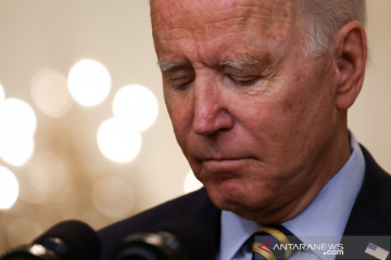 Biden sebut medsos "membunuh" orang dengan hoaks COVID-19