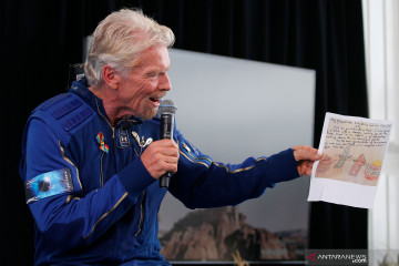 Fakta-fakta milyarder Richard Branson yang meroket ke luar angkasa
