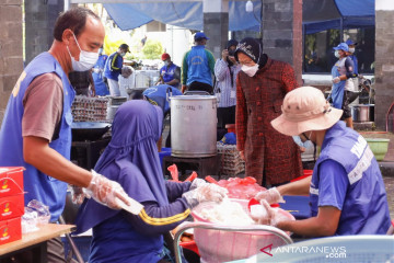 Kemensos salurkan bantuan nutrisi ke warga isoman Rusunawa Komaruddin