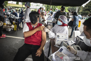Wagub: Vaksinasi Jakarta bisa di atas 100 ribu dosis per hari