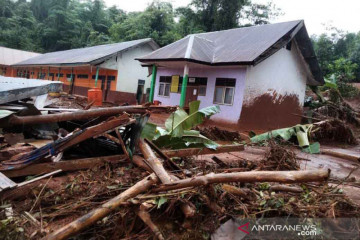 Banjir bandang hantam tiga kecamatan di Konawe Utara