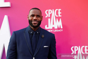 Lebron James dan Zendaya hadiri pemutaran perdana film Space Jam: A New Legacy