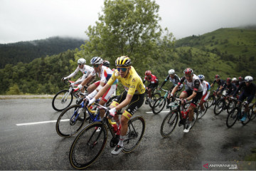 Tour de France:  Etape ke-16  Pas de la Casa - Saint Gaudens