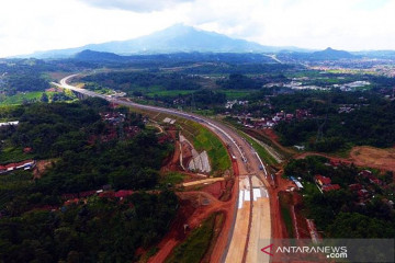 Jalan Tol Cisumdawu ditargetkan dapat diresmikan Desember 2021