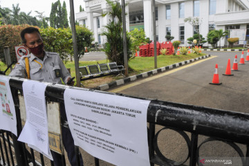 PN  Jakarta Timur menutup sementara layanan dan persidangan