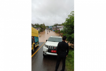 Banjir terjang Kapuas Hulu-Kalbar, jalan nasional terputus