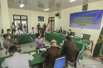 Sidang tindak pidana ringan pelanggar PPKM Darurat