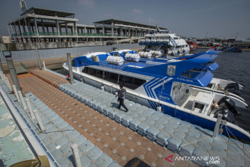 Layanan penyeberangan menuju Kepulauan Seribu ditutup untuk wisatawan