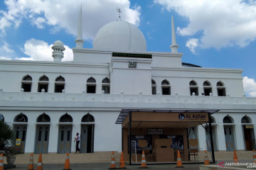 Masjid Agung Al-Azhar mulai buka kegiatan ibadah saat PPKM