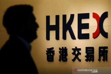 Saham Hong Kong jatuh tertekan ketegangan China-AS, saham China naik
