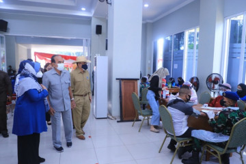 Siswono tinjau pelaksanaan vaksin di Universitas Pancasila