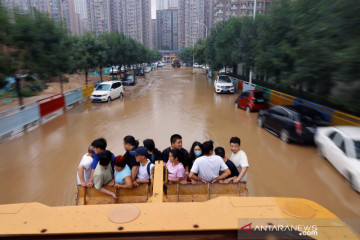 Banjir masih rendam jalanan di Henan, China