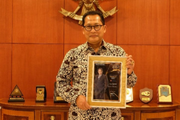 Dirut Bulog raih penghargaan Best CEO Award kategori Food Security