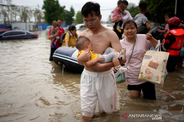 Banjir landa Sichuan China, 80 ribu orang mengungsi