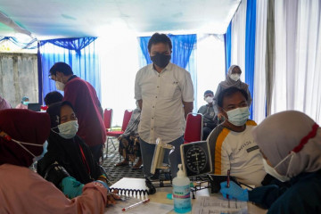 Peruri gelar vaksinasi gratis untuk warga Karawang